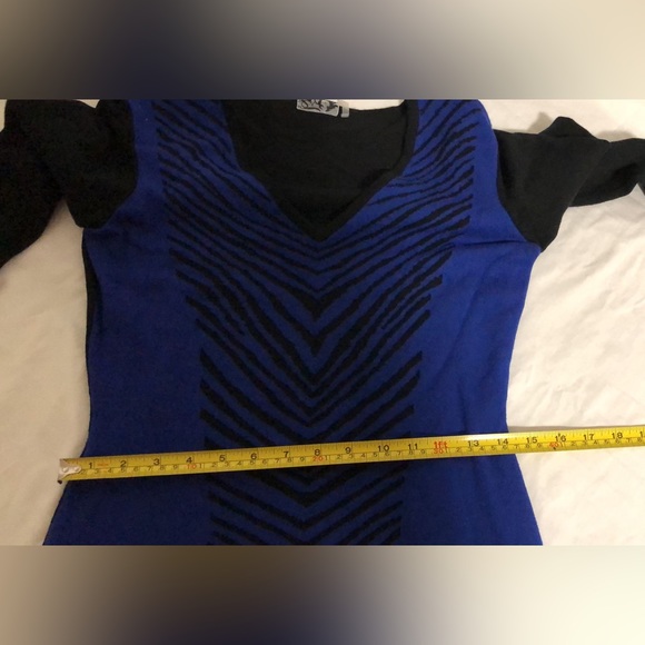 Coco and Tashi dress - Picture 9 of 10